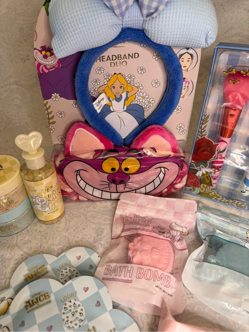 Disney Alice In Wonderland Ultimate Fan Self Care Pampering Bath & Beauty Set